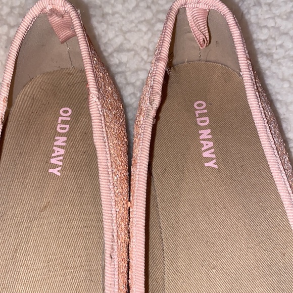 Old Navy Shoes - Picture 6 of 7